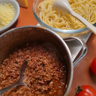 Spaghetti mit Hackfleischsoße