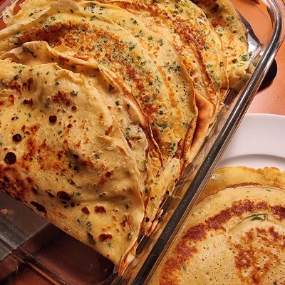 Pfannkuchen mit Hackfleischfüllung